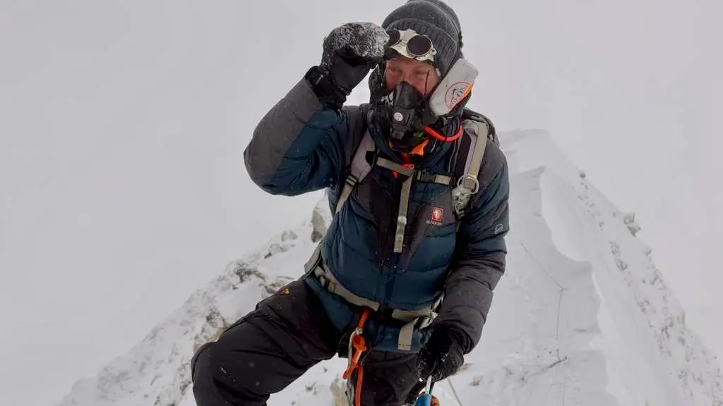 Russian climber, attempted murder, frostbite, guide, Himalayas, mountaineering, lawsuit
